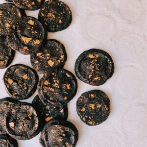 Oreo Cookies with Caramelised White Chocolate